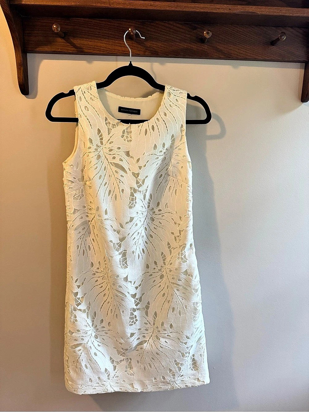 Banana Republic Leaf Lace Shift Dress Floral Mini in Cream